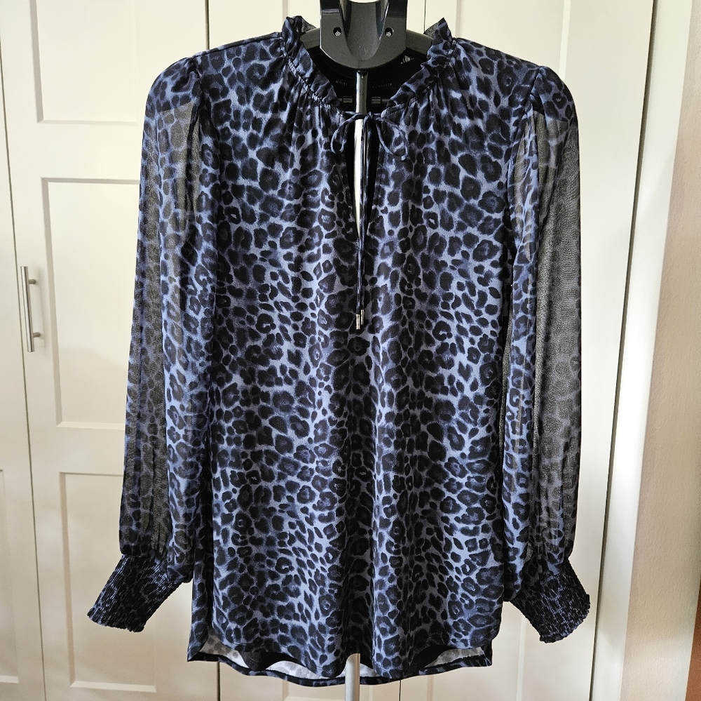 White House Black Market black and blue animal print tunic extra small